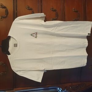 Huf Worldwide Triandle Flag Tee sz Med